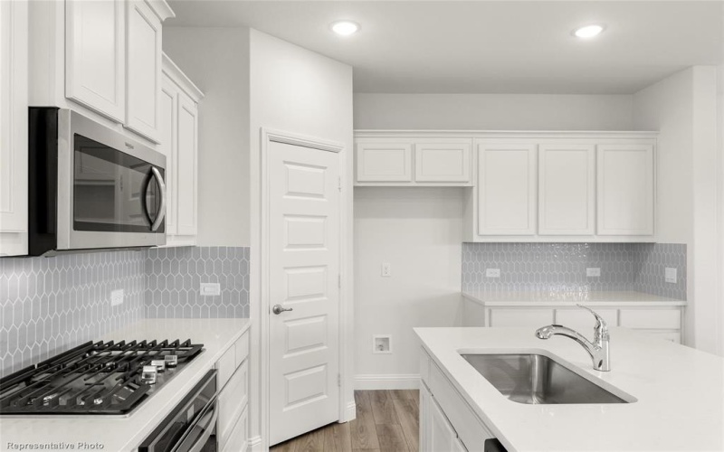 1732 Meadow Crest Drive, Aubrey, TX 76227, 4 Bedrooms Bedrooms, ,2 BathroomsBathrooms,Residential,For Sale,1732 Meadow Crest Drive,20808420