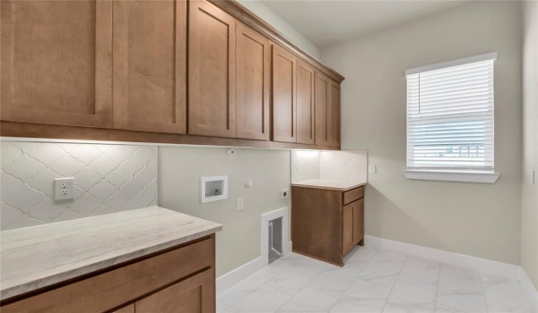 1065 Julian Drive, Van Alstyne, TX 75495, 4 Bedrooms Bedrooms, ,3 BathroomsBathrooms,Residential,For Sale,1065 Julian Drive,20808604