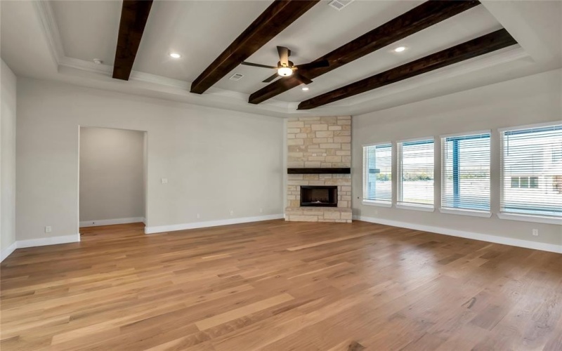 1065 Julian Drive, Van Alstyne, TX 75495, 4 Bedrooms Bedrooms, ,3 BathroomsBathrooms,Residential,For Sale,1065 Julian Drive,20808604