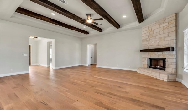1065 Julian Drive, Van Alstyne, TX 75495, 4 Bedrooms Bedrooms, ,3 BathroomsBathrooms,Residential,For Sale,1065 Julian Drive,20808604