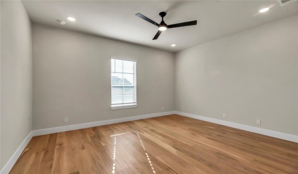 1065 Julian Drive, Van Alstyne, TX 75495, 4 Bedrooms Bedrooms, ,3 BathroomsBathrooms,Residential,For Sale,1065 Julian Drive,20808604