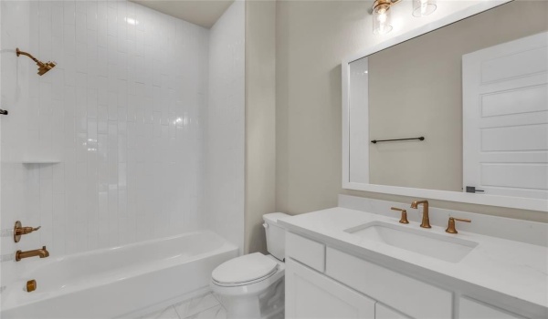 1065 Julian Drive, Van Alstyne, TX 75495, 4 Bedrooms Bedrooms, ,3 BathroomsBathrooms,Residential,For Sale,1065 Julian Drive,20808604