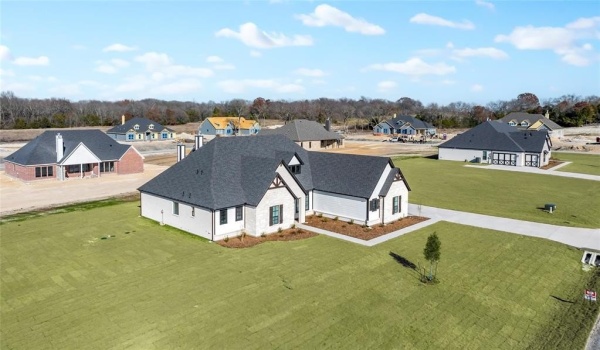 1065 Julian Drive, Van Alstyne, TX 75495, 4 Bedrooms Bedrooms, ,3 BathroomsBathrooms,Residential,For Sale,1065 Julian Drive,20808604