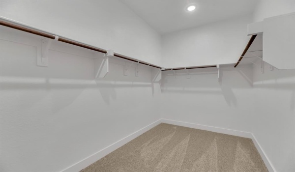 1075 Julian Drive, Van Alstyne, TX 75495, 4 Bedrooms Bedrooms, ,3 BathroomsBathrooms,Residential,For Sale,1075 Julian Drive,20808609