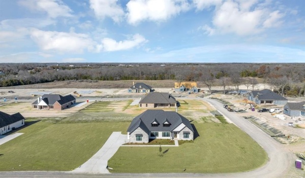 1075 Julian Drive, Van Alstyne, TX 75495, 4 Bedrooms Bedrooms, ,3 BathroomsBathrooms,Residential,For Sale,1075 Julian Drive,20808609