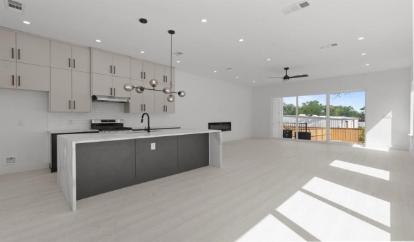 1847 Pollard Street, Dallas, TX 75208, 4 Habitaciones Habitaciones , ,5 BañosBaños,Residential Lease,En Alquiler,1847 Pollard Street,20808796