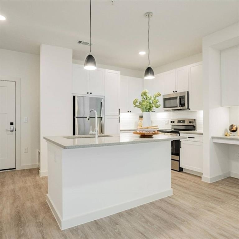 501 N Ewing Avenue #208, Dallas, TX 75203, 1 Dormitorio Habitaciones , ,1 BañoBaños,Residential Lease,En Alquiler,501 N Ewing Avenue,20815594