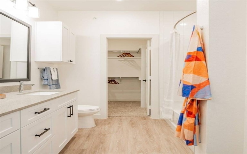 501 N Ewing Avenue #208, Dallas, TX 75203, 1 Dormitorio Habitaciones , ,1 BañoBaños,Residential Lease,En Alquiler,501 N Ewing Avenue,20815594