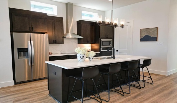 13325 Bee Street #302, Farmers Branch, TX 75234, 3 Bedrooms Bedrooms, ,3 BathroomsBathrooms,Residential,For Sale,13325 Bee Street,20815652