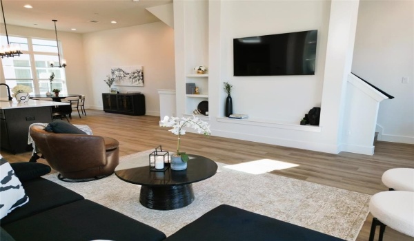 13325 Bee Street #302, Farmers Branch, TX 75234, 3 Bedrooms Bedrooms, ,3 BathroomsBathrooms,Residential,For Sale,13325 Bee Street,20815652