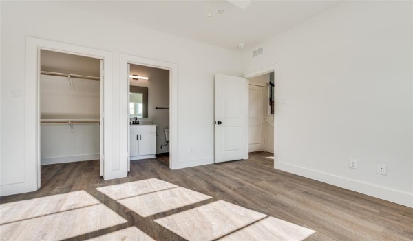 13325 Bee Street #304, Farmers Branch, TX 75234, 3 Bedrooms Bedrooms, ,3 BathroomsBathrooms,Residential,For Sale,13325 Bee Street,20815669