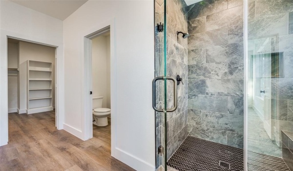13325 Bee Street #304, Farmers Branch, TX 75234, 3 Bedrooms Bedrooms, ,3 BathroomsBathrooms,Residential,For Sale,13325 Bee Street,20815669