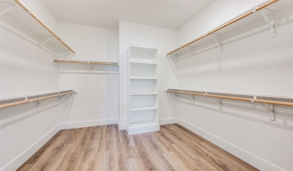 13325 Bee Street #305, Farmers Branch, TX 75234, 3 Bedrooms Bedrooms, ,3 BathroomsBathrooms,Residential,For Sale,13325 Bee Street,20815686