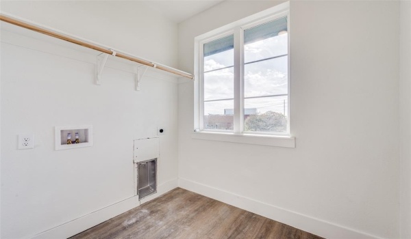 13325 Bee Street #305, Farmers Branch, TX 75234, 3 Bedrooms Bedrooms, ,3 BathroomsBathrooms,Residential,For Sale,13325 Bee Street,20815686