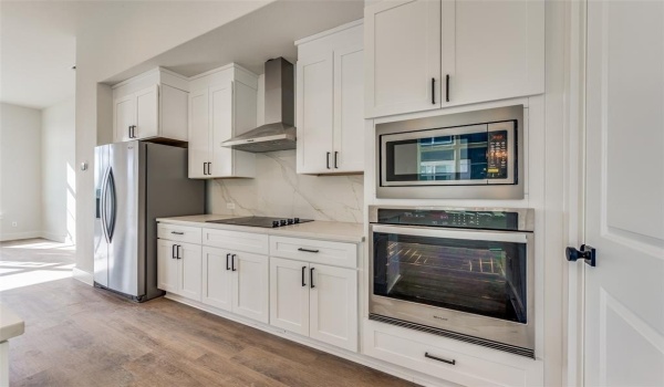 13325 Bee Street #104, Farmers Branch, TX 75234, 3 Bedrooms Bedrooms, ,3 BathroomsBathrooms,Residential,For Sale,13325 Bee Street,20815699
