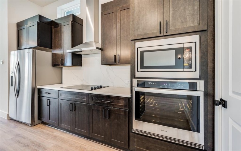 13325 Bee Street #104, Farmers Branch, TX 75234, 3 Bedrooms Bedrooms, ,3 BathroomsBathrooms,Residential,For Sale,13325 Bee Street,20815699