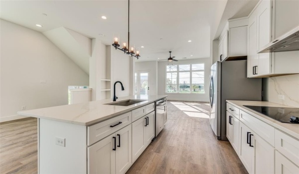 13325 Bee Street #104, Farmers Branch, TX 75234, 3 Bedrooms Bedrooms, ,3 BathroomsBathrooms,Residential,For Sale,13325 Bee Street,20815699