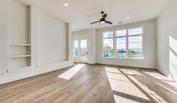 13325 Bee Street #104, Farmers Branch, TX 75234, 3 Bedrooms Bedrooms, ,3 BathroomsBathrooms,Residential,For Sale,13325 Bee Street,20815699