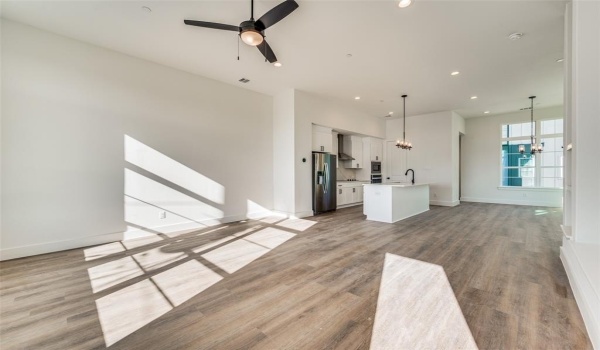 13325 Bee Street #104, Farmers Branch, TX 75234, 3 Bedrooms Bedrooms, ,3 BathroomsBathrooms,Residential,For Sale,13325 Bee Street,20815699