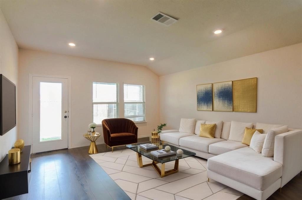 1268 Delmita Drive, Forney, TX 75126, 3 Bedrooms Bedrooms, ,2 BathroomsBathrooms,Residential,For Sale,1268 Delmita Drive,20811996