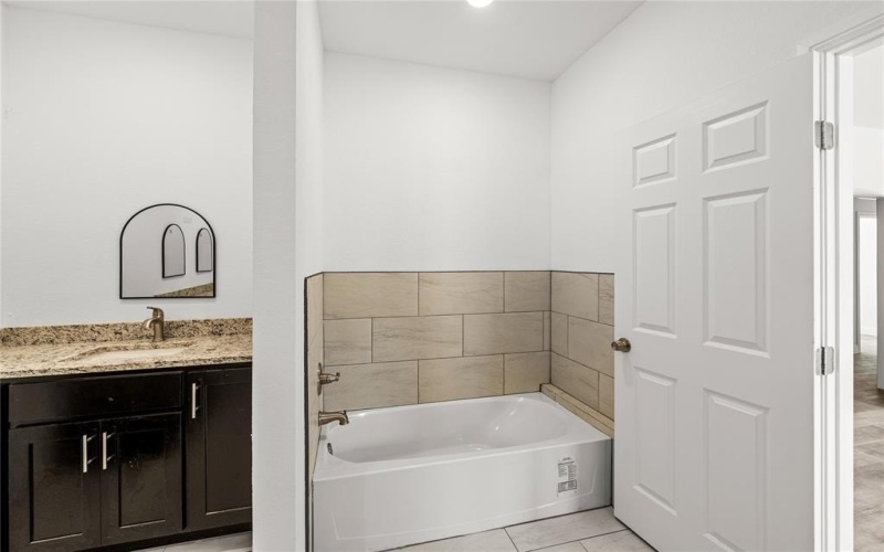 1612 E Leuda Street, Fort Worth, TX 76104, 4 Bedrooms Bedrooms, ,2 BathroomsBathrooms,Residential,For Sale,1612 E Leuda Street,20815836