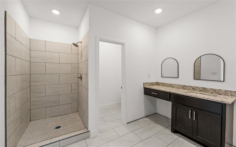 1612 E Leuda Street, Fort Worth, TX 76104, 4 Bedrooms Bedrooms, ,2 BathroomsBathrooms,Residential,For Sale,1612 E Leuda Street,20815836