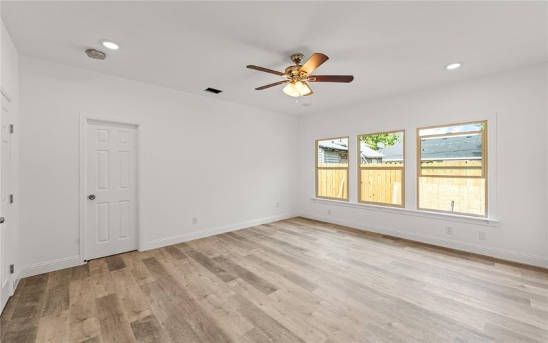 1612 E Leuda Street, Fort Worth, TX 76104, 4 Bedrooms Bedrooms, ,2 BathroomsBathrooms,Residential,For Sale,1612 E Leuda Street,20815836