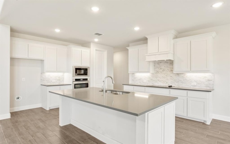 329 Sparkling Springs Drive, Waxahachie, TX 75165, 5 Habitaciones Habitaciones , ,5 BañosBaños,Residential,En Venta,329 Sparkling Springs Drive,20815994