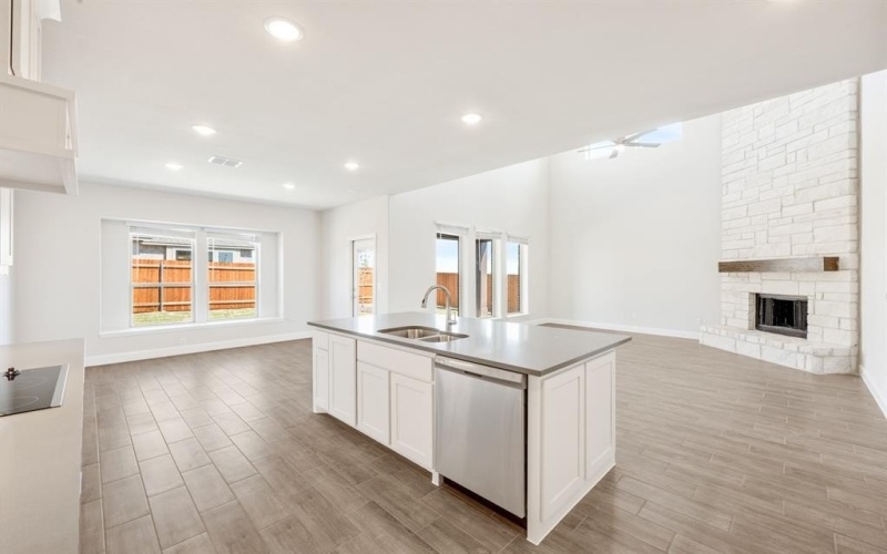 329 Sparkling Springs Drive, Waxahachie, TX 75165, 5 Habitaciones Habitaciones , ,5 BañosBaños,Residential,En Venta,329 Sparkling Springs Drive,20815994
