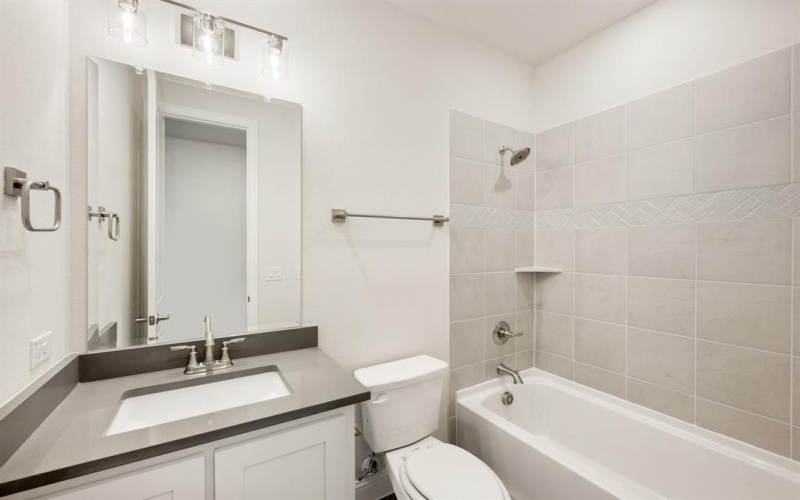 329 Sparkling Springs Drive, Waxahachie, TX 75165, 5 Habitaciones Habitaciones , ,5 BañosBaños,Residential,En Venta,329 Sparkling Springs Drive,20815994
