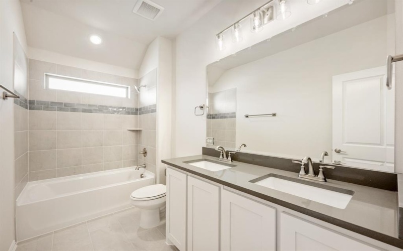 329 Sparkling Springs Drive, Waxahachie, TX 75165, 5 Habitaciones Habitaciones , ,5 BañosBaños,Residential,En Venta,329 Sparkling Springs Drive,20815994