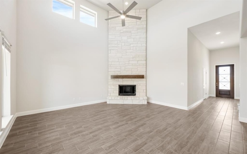 329 Sparkling Springs Drive, Waxahachie, TX 75165, 5 Habitaciones Habitaciones , ,5 BañosBaños,Residential,En Venta,329 Sparkling Springs Drive,20815994
