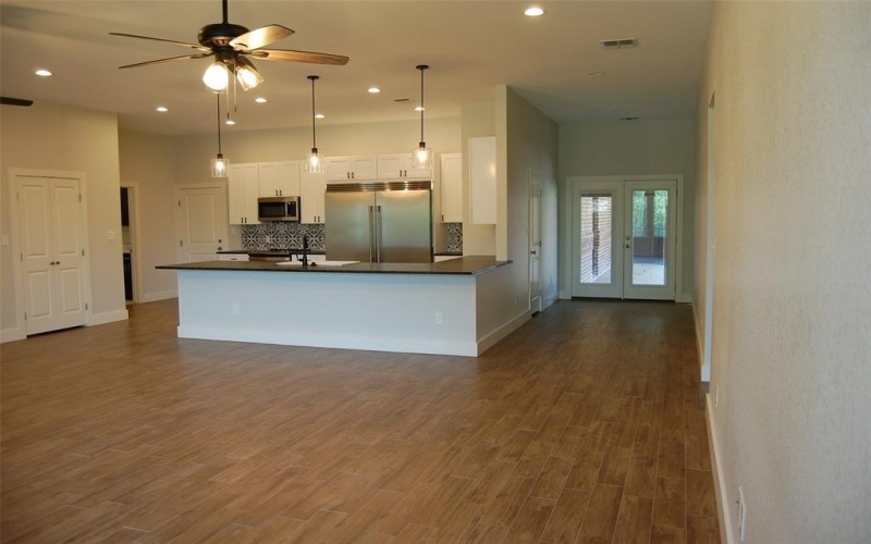 2510 Lakeridge Drive, Granbury, TX 76048, 3 Bedrooms Bedrooms, ,2 BathroomsBathrooms,Residential,For Sale,2510 Lakeridge Drive,20816158