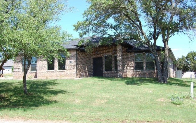 2510 Lakeridge Drive, Granbury, TX 76048, 3 Bedrooms Bedrooms, ,2 BathroomsBathrooms,Residential,For Sale,2510 Lakeridge Drive,20816158
