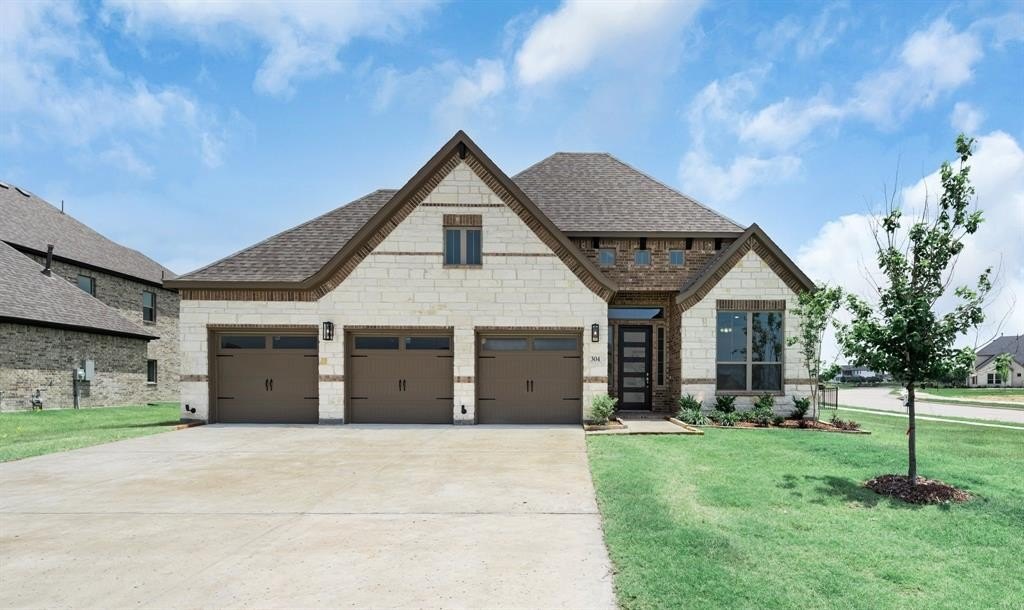 304 Big Antler Court, Heath, TX 75032, 3 Bedrooms Bedrooms, ,2 BathroomsBathrooms,Residential,For Sale,304 Big Antler Court,20812371