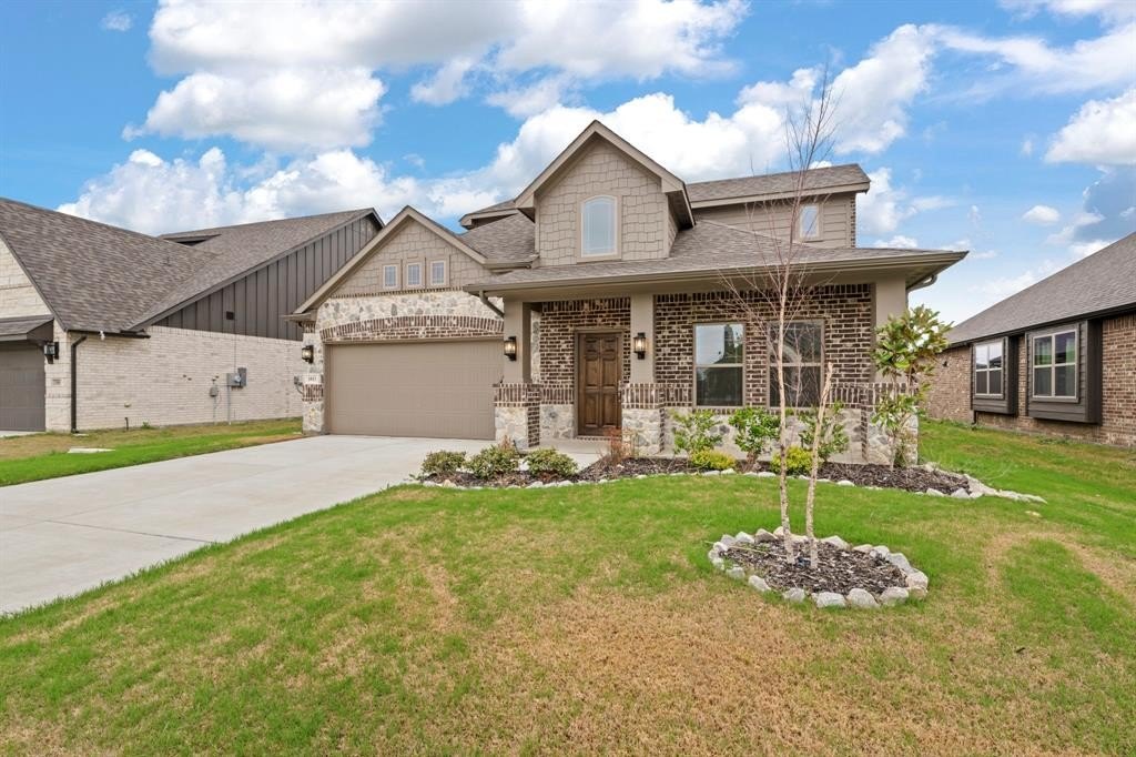 1913 Nightfall Drive, Venus, TX 76084, 5 Bedrooms Bedrooms, ,3 BathroomsBathrooms,Residential,For Sale,1913 Nightfall Drive,20816335