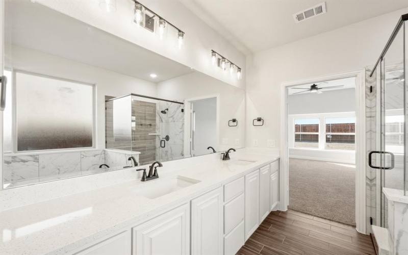 136 Fireberry Drive, Glenn Heights, TX 75154, 5 Habitaciones Habitaciones , ,5 BañosBaños,Residential,En Venta,136 Fireberry Drive,20813256