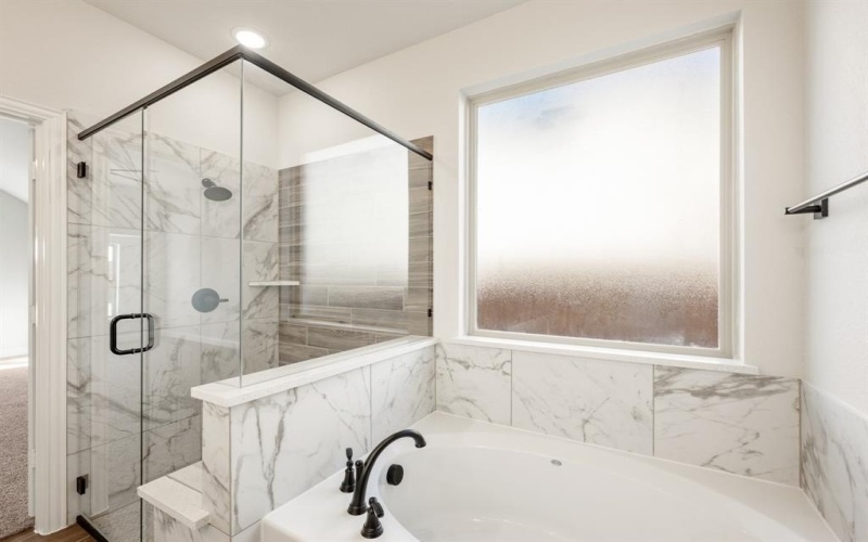 136 Fireberry Drive, Glenn Heights, TX 75154, 5 Habitaciones Habitaciones , ,5 BañosBaños,Residential,En Venta,136 Fireberry Drive,20813256