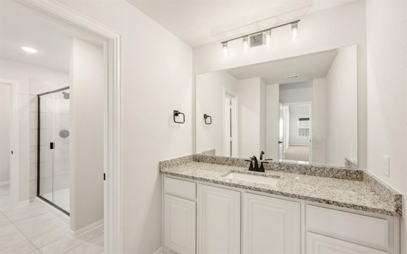 136 Fireberry Drive, Glenn Heights, TX 75154, 5 Habitaciones Habitaciones , ,5 BañosBaños,Residential,En Venta,136 Fireberry Drive,20813256