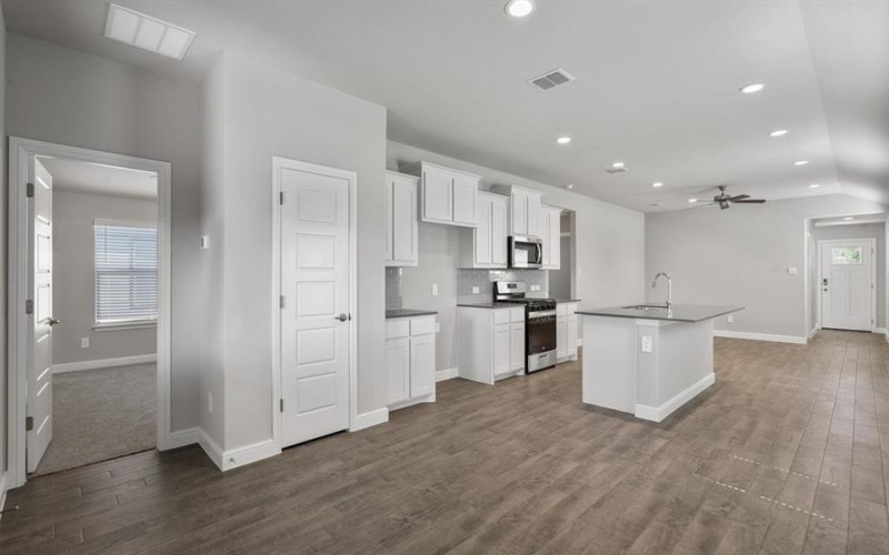 612 CAPSTONE Circle, Granbury, TX 76048, 3 Bedrooms Bedrooms, ,2 BathroomsBathrooms,Residential,For Sale,612 CAPSTONE Circle,20810054