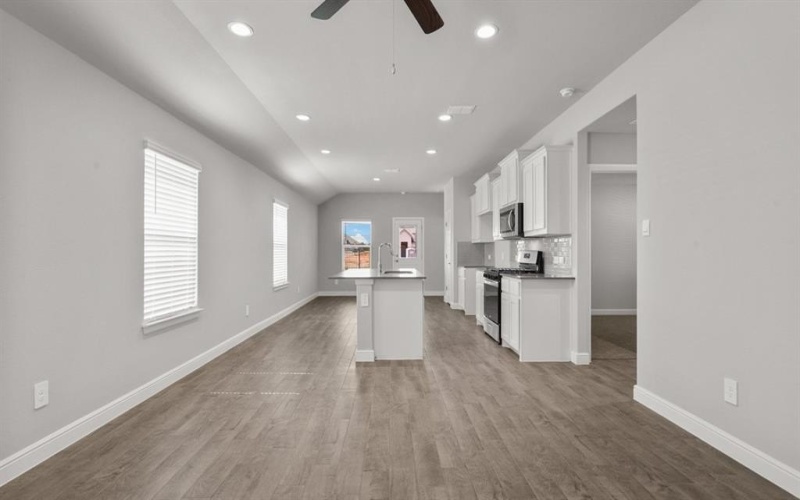 612 CAPSTONE Circle, Granbury, TX 76048, 3 Bedrooms Bedrooms, ,2 BathroomsBathrooms,Residential,For Sale,612 CAPSTONE Circle,20810054