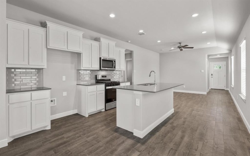 612 CAPSTONE Circle, Granbury, TX 76048, 3 Bedrooms Bedrooms, ,2 BathroomsBathrooms,Residential,For Sale,612 CAPSTONE Circle,20810054