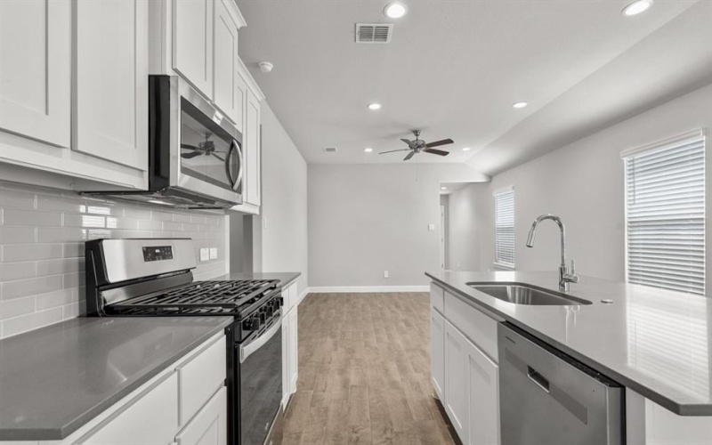 612 CAPSTONE Circle, Granbury, TX 76048, 3 Bedrooms Bedrooms, ,2 BathroomsBathrooms,Residential,For Sale,612 CAPSTONE Circle,20810054