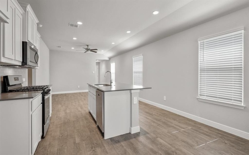 612 CAPSTONE Circle, Granbury, TX 76048, 3 Bedrooms Bedrooms, ,2 BathroomsBathrooms,Residential,For Sale,612 CAPSTONE Circle,20810054