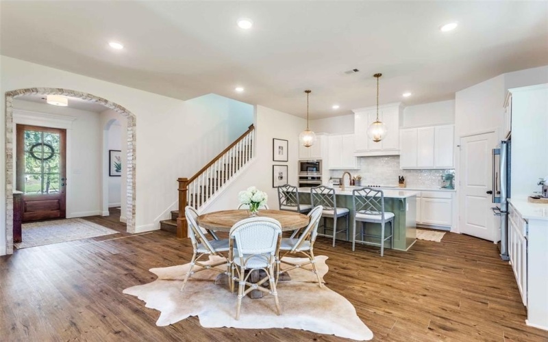 8956 Armstrong Court, Benbrook, TX 76126, 4 Habitaciones Habitaciones , ,3 BañosBaños,Residential,En Venta,8956 Armstrong Court,20810409