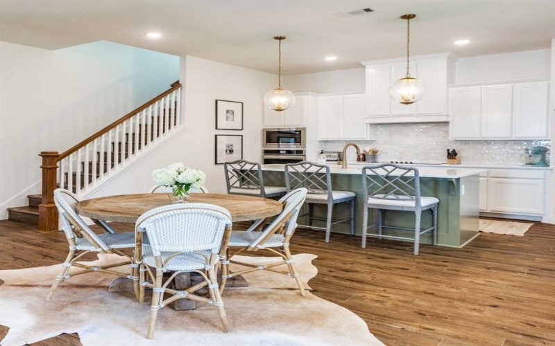 8956 Armstrong Court, Benbrook, TX 76126, 4 Habitaciones Habitaciones , ,3 BañosBaños,Residential,En Venta,8956 Armstrong Court,20810409