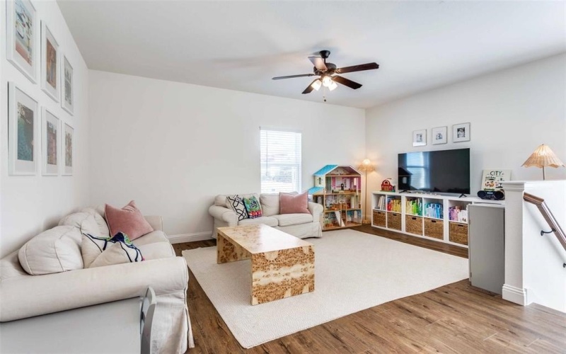 8956 Armstrong Court, Benbrook, TX 76126, 4 Habitaciones Habitaciones , ,3 BañosBaños,Residential,En Venta,8956 Armstrong Court,20810409