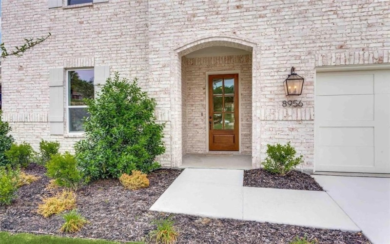 8956 Armstrong Court, Benbrook, TX 76126, 4 Habitaciones Habitaciones , ,3 BañosBaños,Residential,En Venta,8956 Armstrong Court,20810409