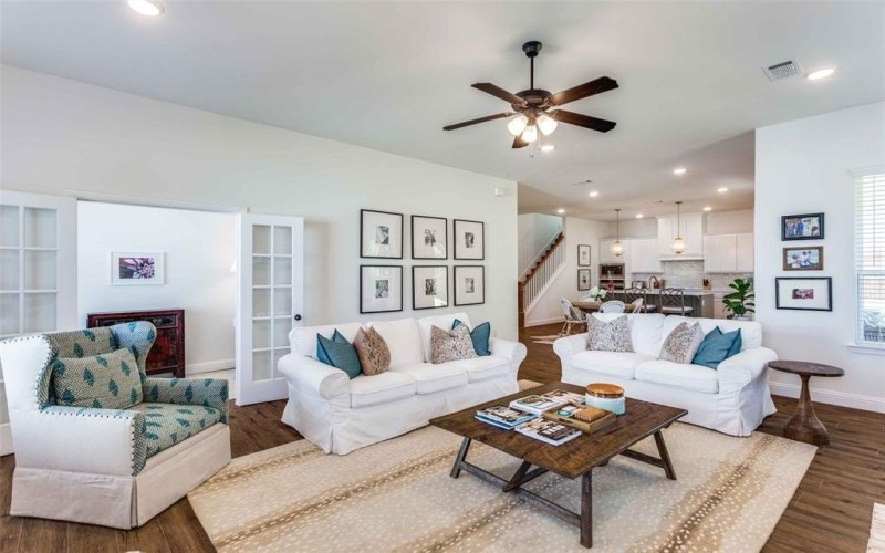 8956 Armstrong Court, Benbrook, TX 76126, 4 Habitaciones Habitaciones , ,3 BañosBaños,Residential,En Venta,8956 Armstrong Court,20810409