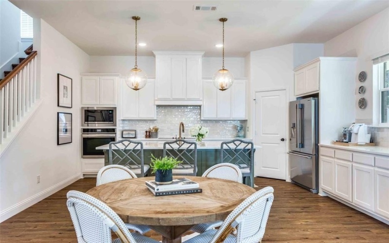 8956 Armstrong Court, Benbrook, TX 76126, 4 Habitaciones Habitaciones , ,3 BañosBaños,Residential,En Venta,8956 Armstrong Court,20810409
